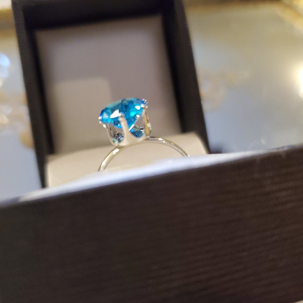 1.2 Carat AAA cubic zirconia crystal ring - Picture 4 of 6